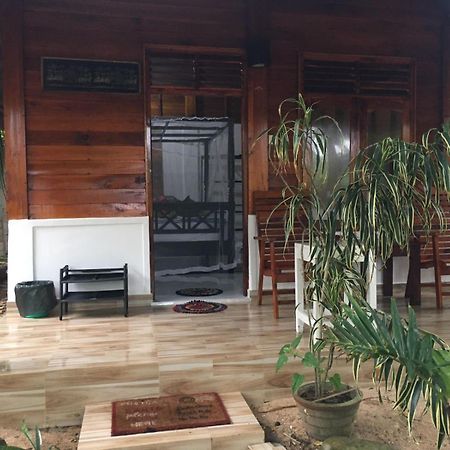 Gems Garden Guest House Tangalle Esterno foto