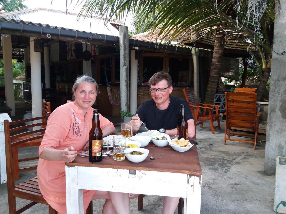 Gems Garden Guest House Tangalle Esterno foto