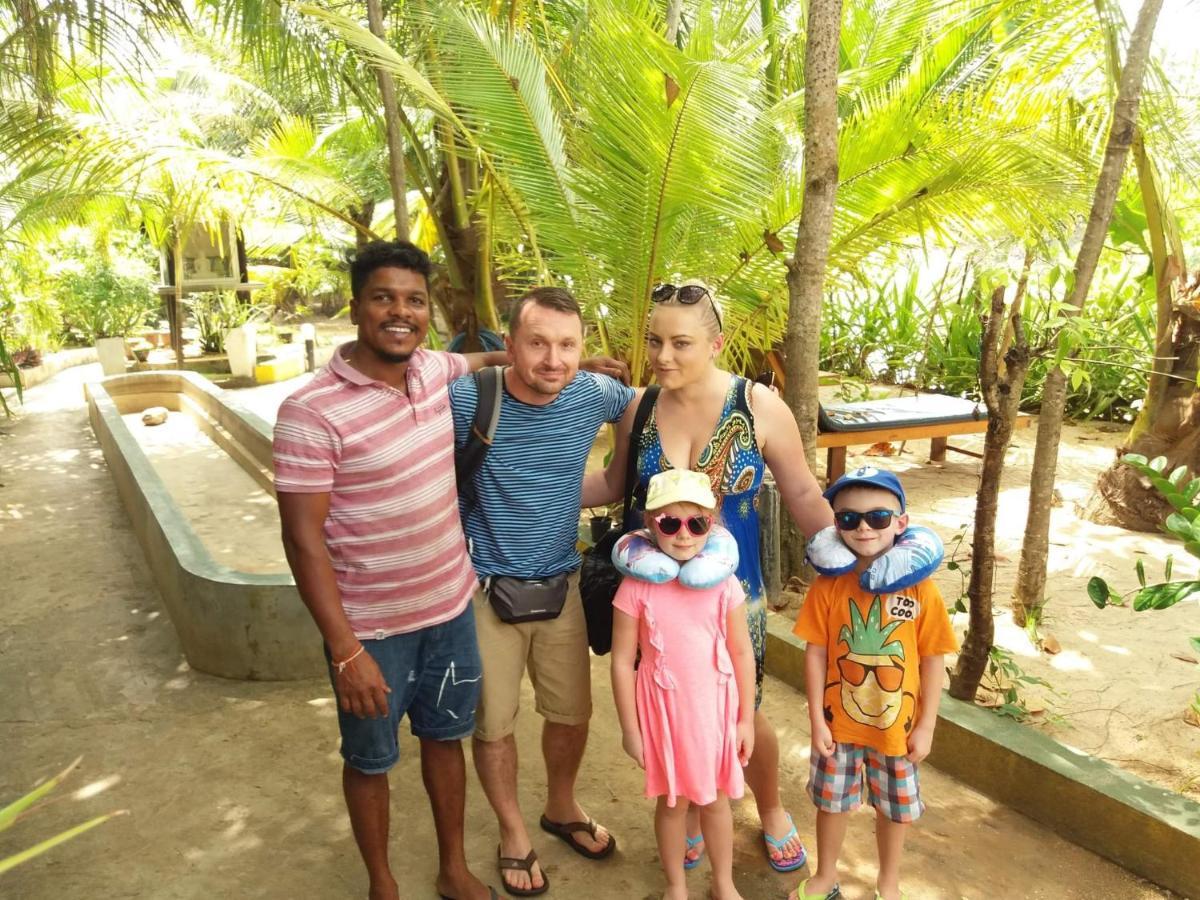 Gems Garden Guest House Tangalle Esterno foto