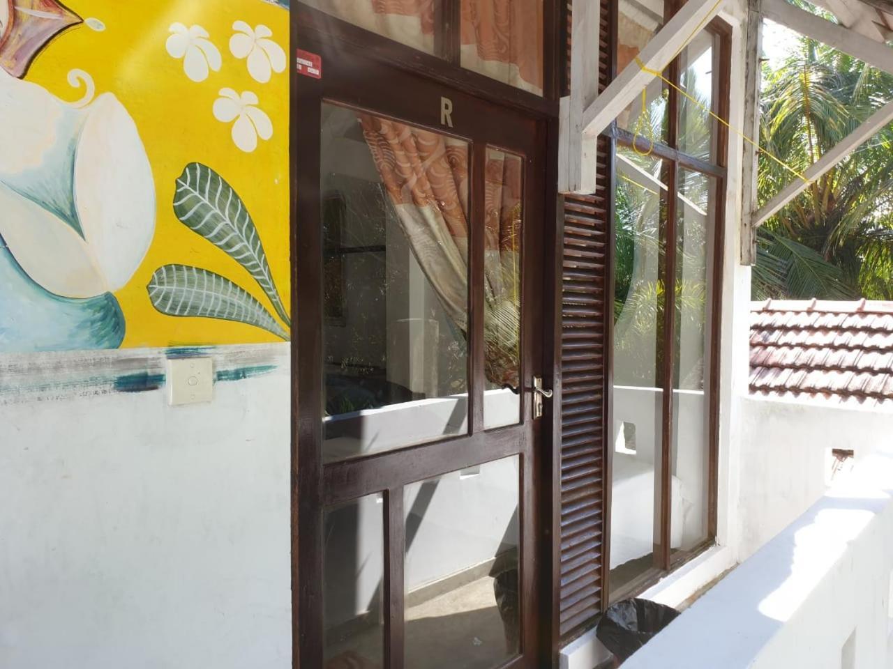 Gems Garden Guest House Tangalle Esterno foto